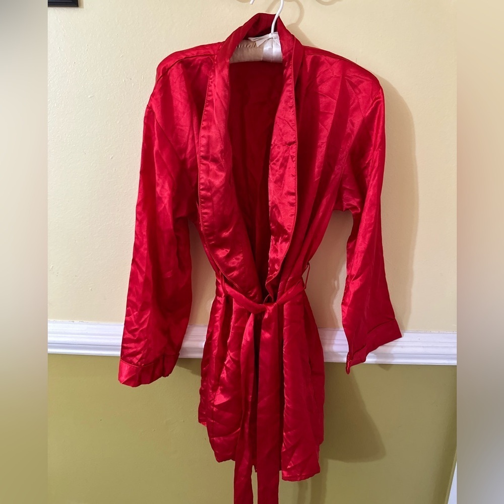 Frederick’s of Hollywood medium red satin robe